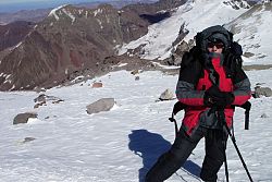 Po noclegu aklimatyzacyjnym na Nido schodzę do bazy. Nido de Condores 5500m n.p.m.