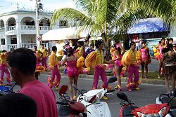 <p>Isla Mucheres ... mała imprezka karnawałowa.</p> dsc05363-1