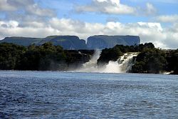  Laguna Canaima