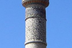  Minaret meczetu w Yarkancie.
